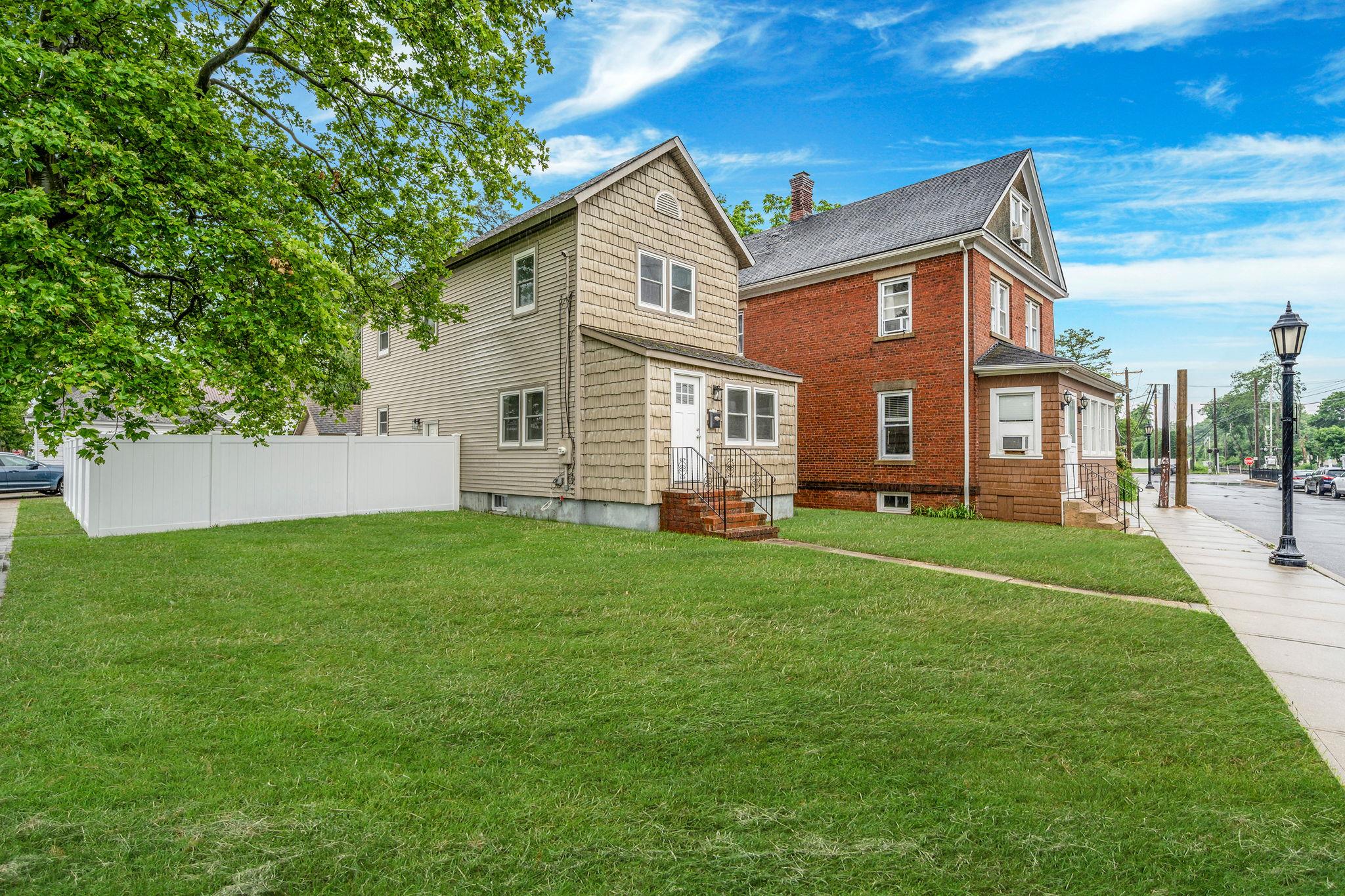 38 S Front Street, Farmingdale, NY 11735