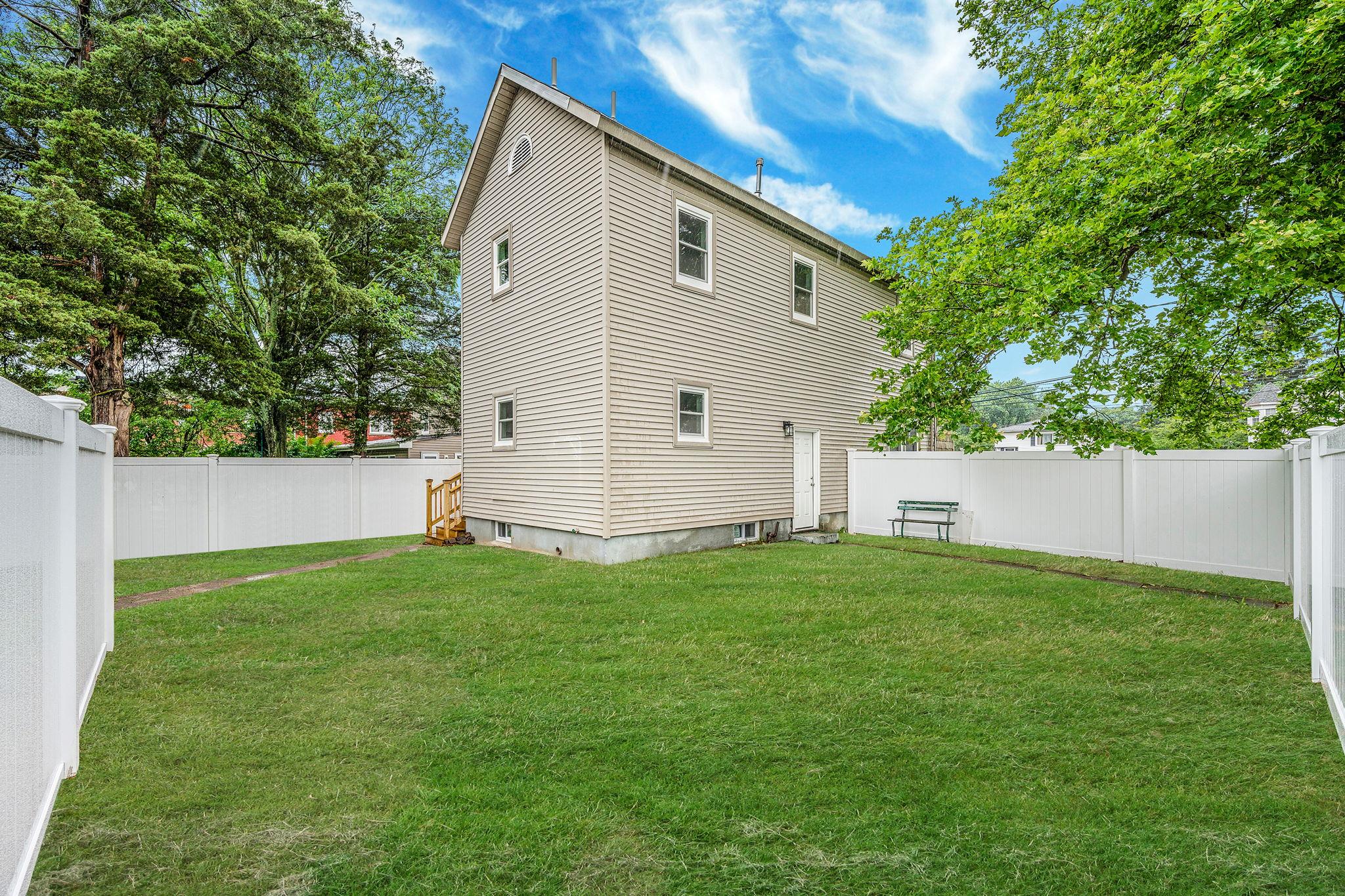 38 S Front Street, Farmingdale, NY 11735
