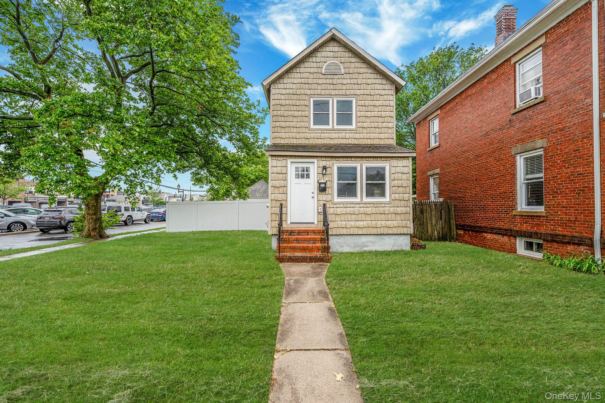 38 S Front Street, Farmingdale, NY 11735