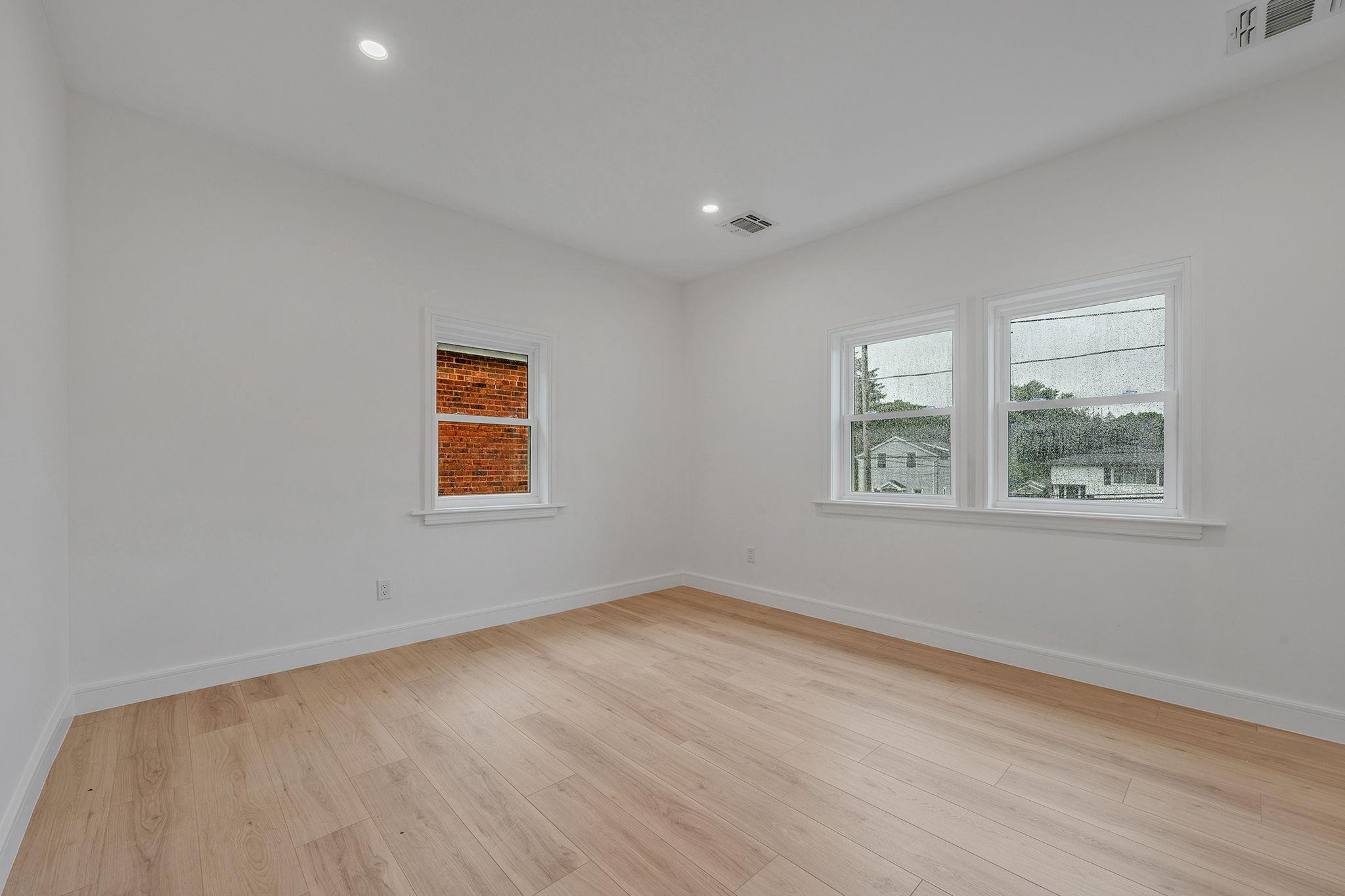 38 S Front Street, Farmingdale, NY 11735