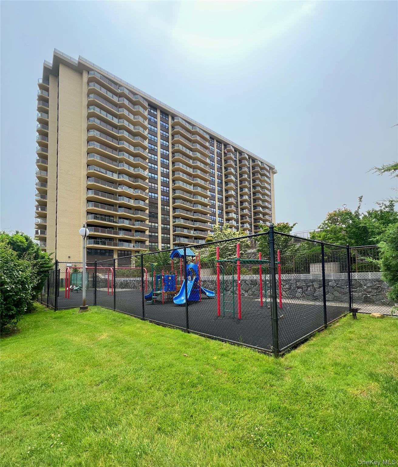 1815 215 Street # 1G, Bayside, NY 11360