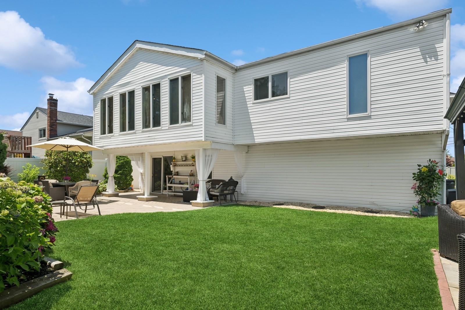 2092 Vine Drive, Merrick, NY 11566