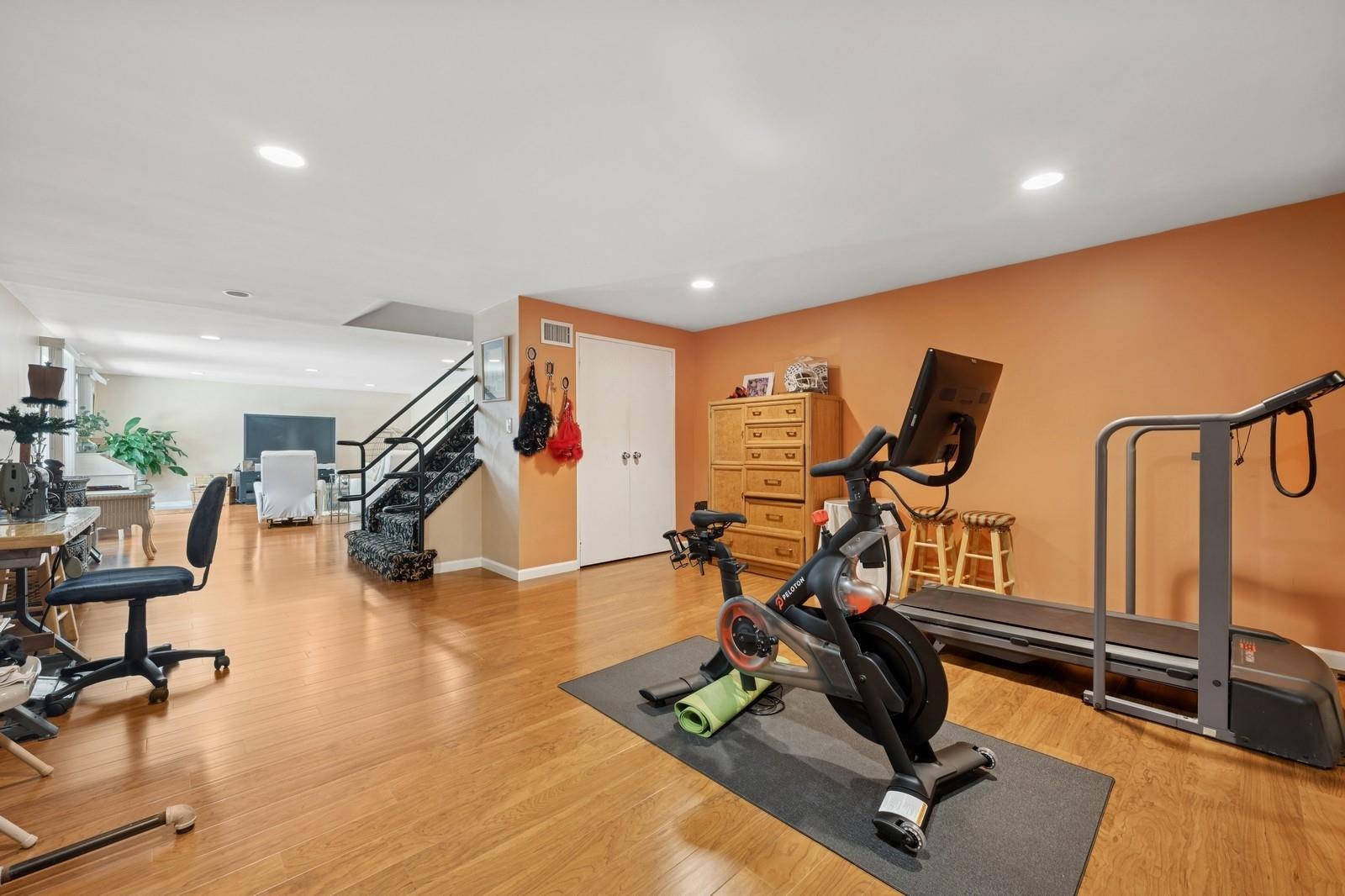 2092 Vine Drive, Merrick, NY 11566