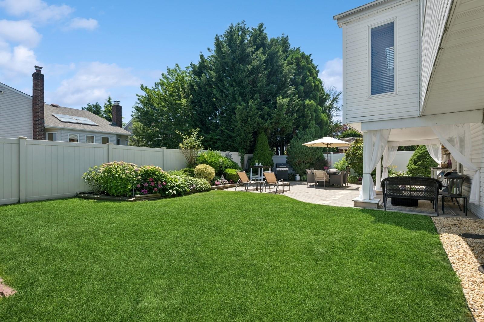 2092 Vine Drive, Merrick, NY 11566