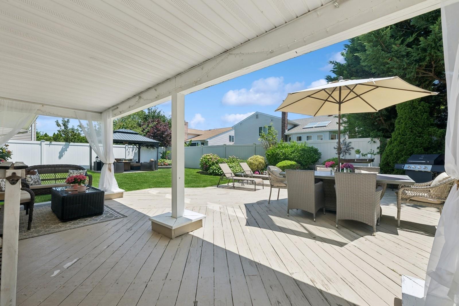 2092 Vine Drive, Merrick, NY 11566