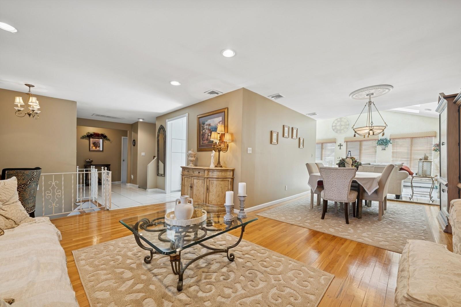 2092 Vine Drive, Merrick, NY 11566