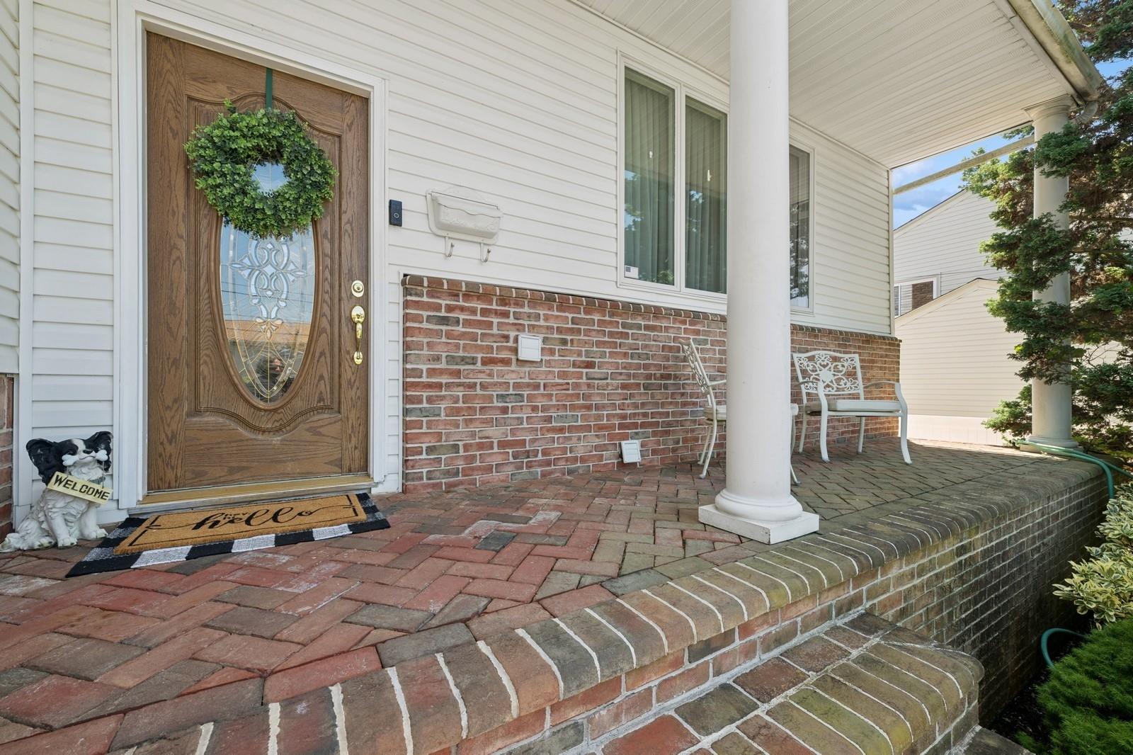 2092 Vine Drive, Merrick, NY 11566