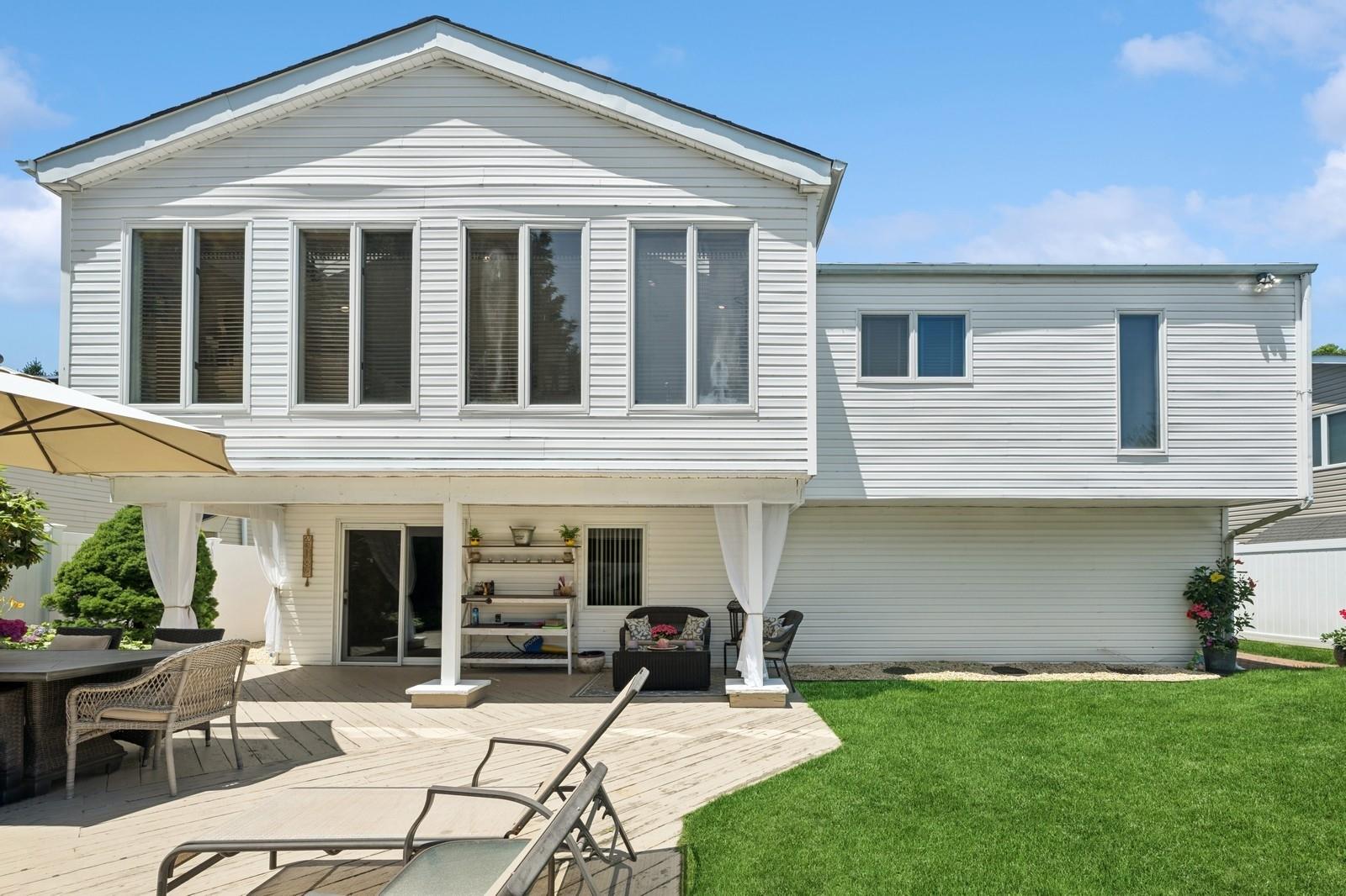 2092 Vine Drive, Merrick, NY 11566