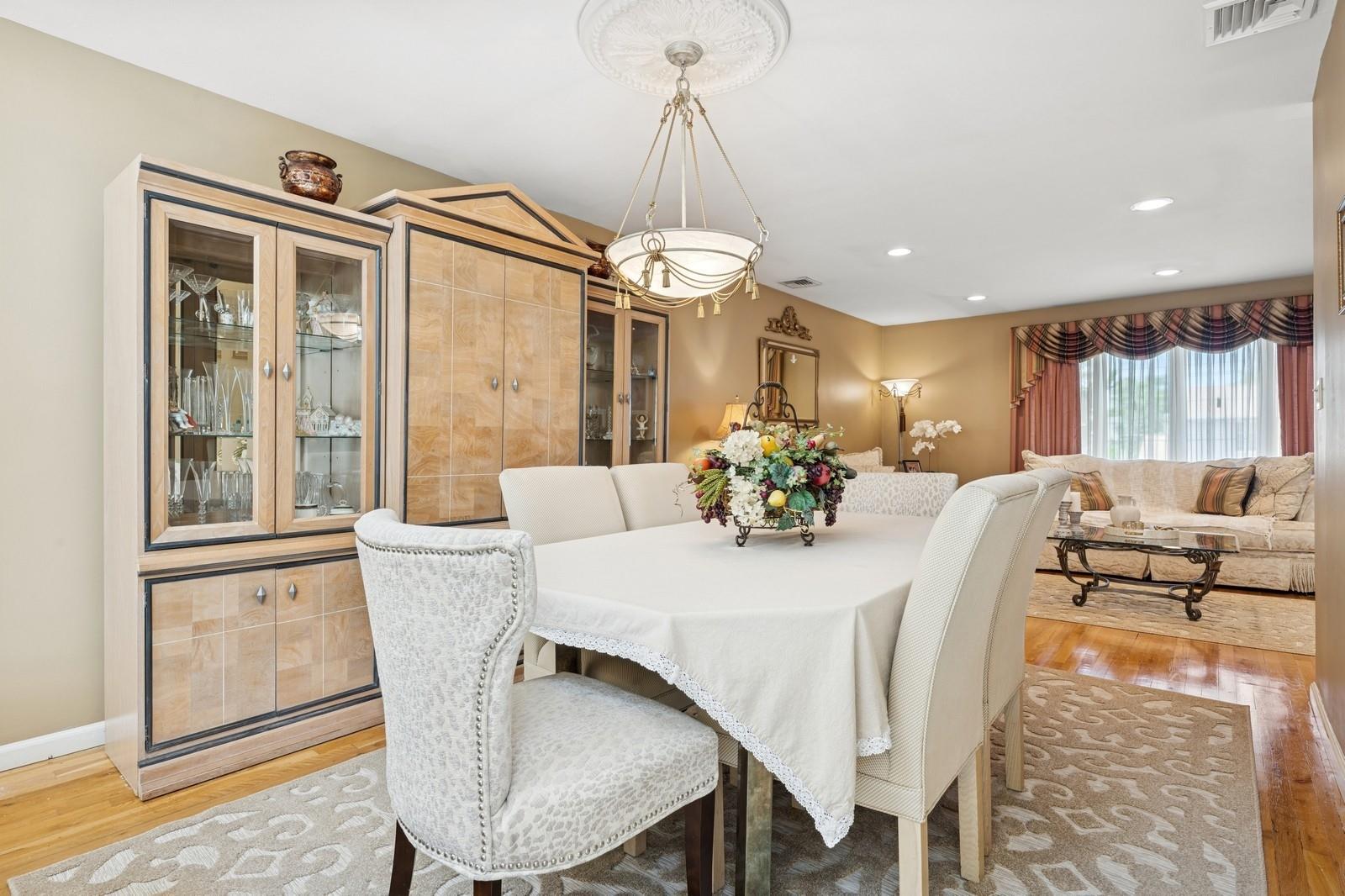 2092 Vine Drive, Merrick, NY 11566
