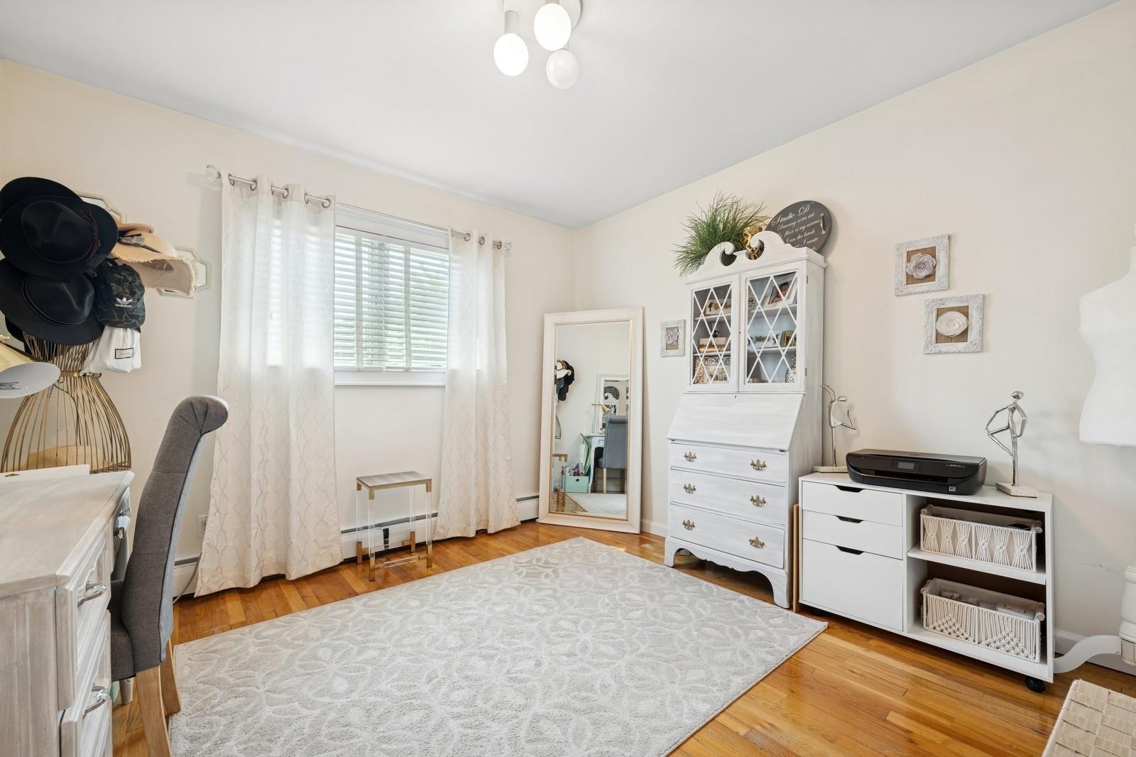 2092 Vine Drive, Merrick, NY 11566