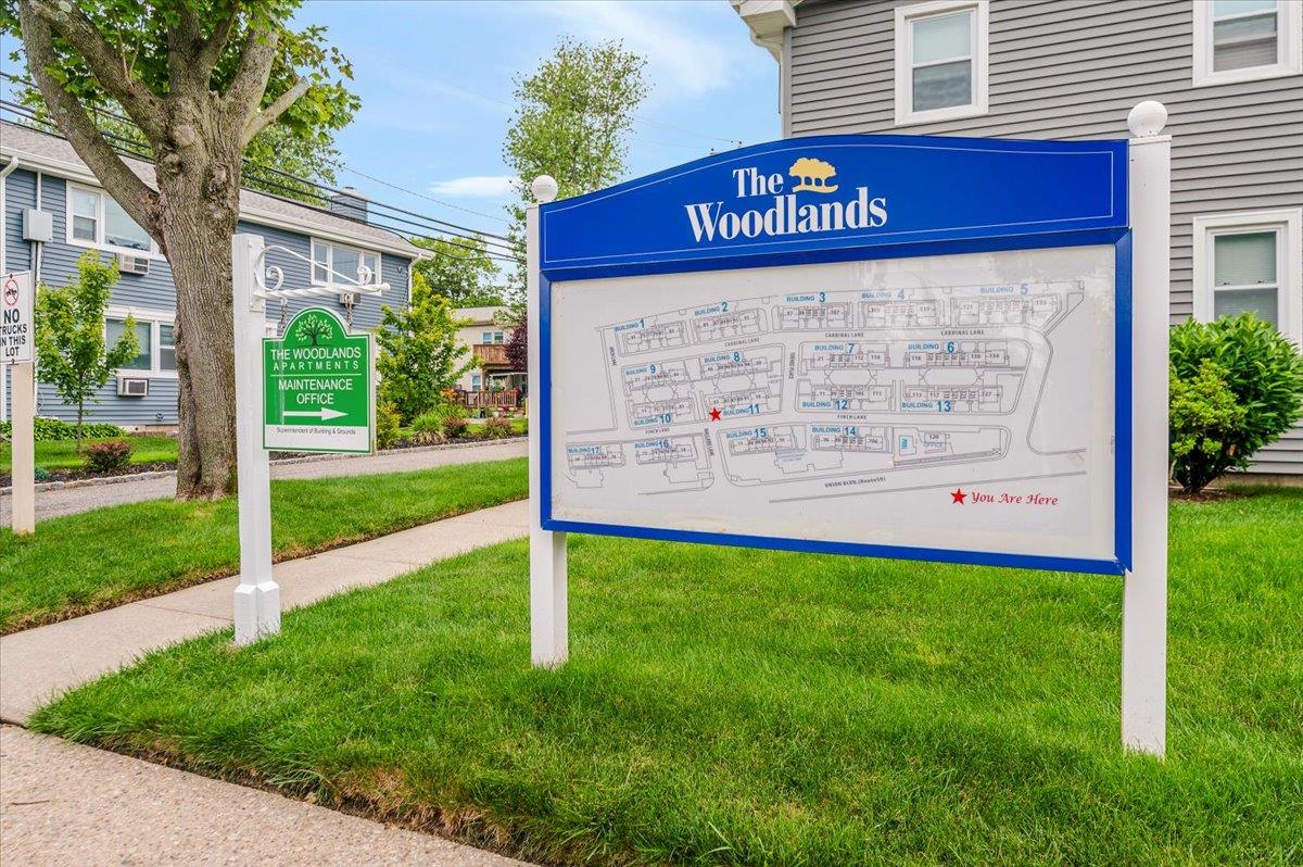 112 Cardinal Lane # 2B, Islip, NY 11751