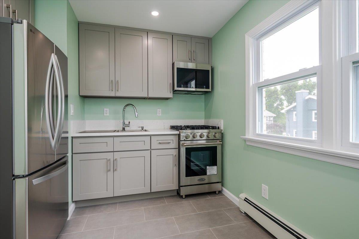 112 Cardinal Lane # 2B, Islip, NY 11751
