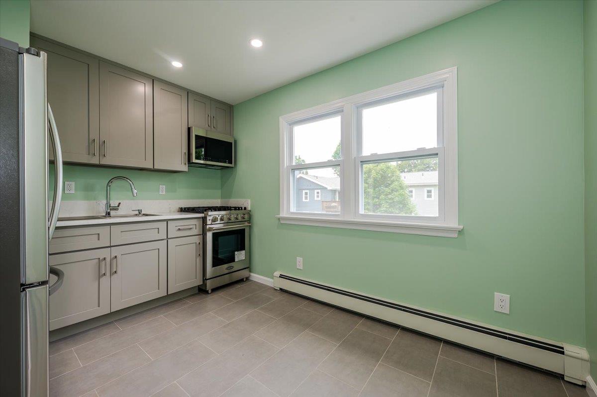 112 Cardinal Lane # 2B, Islip, NY 11751