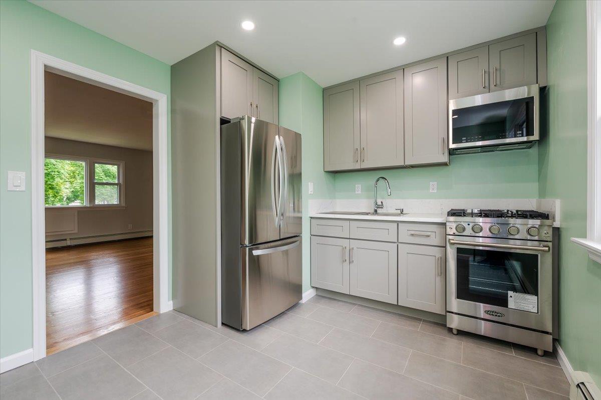 112 Cardinal Lane # 2B, Islip, NY 11751