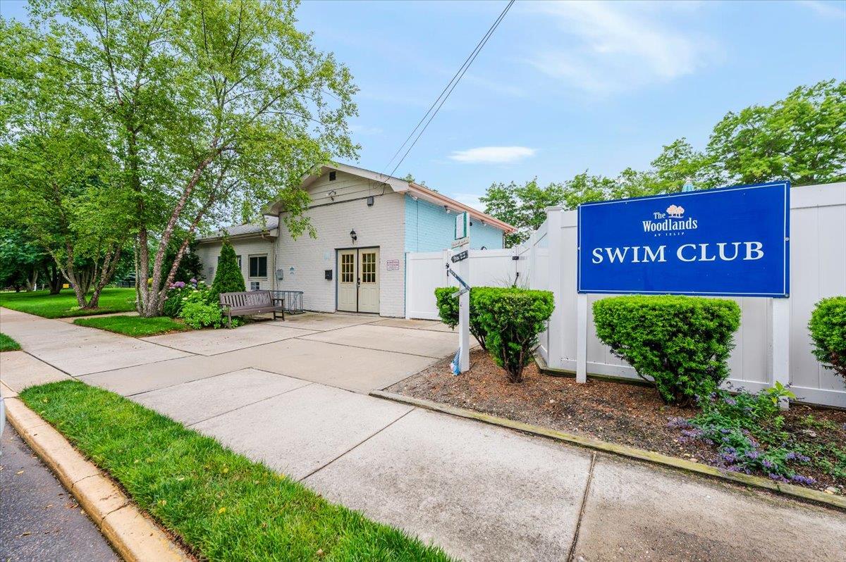 112 Cardinal Lane # 2B, Islip, NY 11751