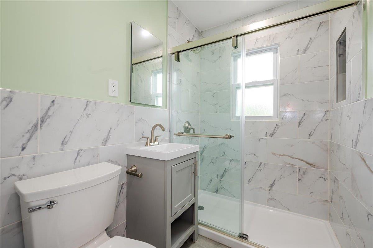 112 Cardinal Lane # 2B, Islip, NY 11751