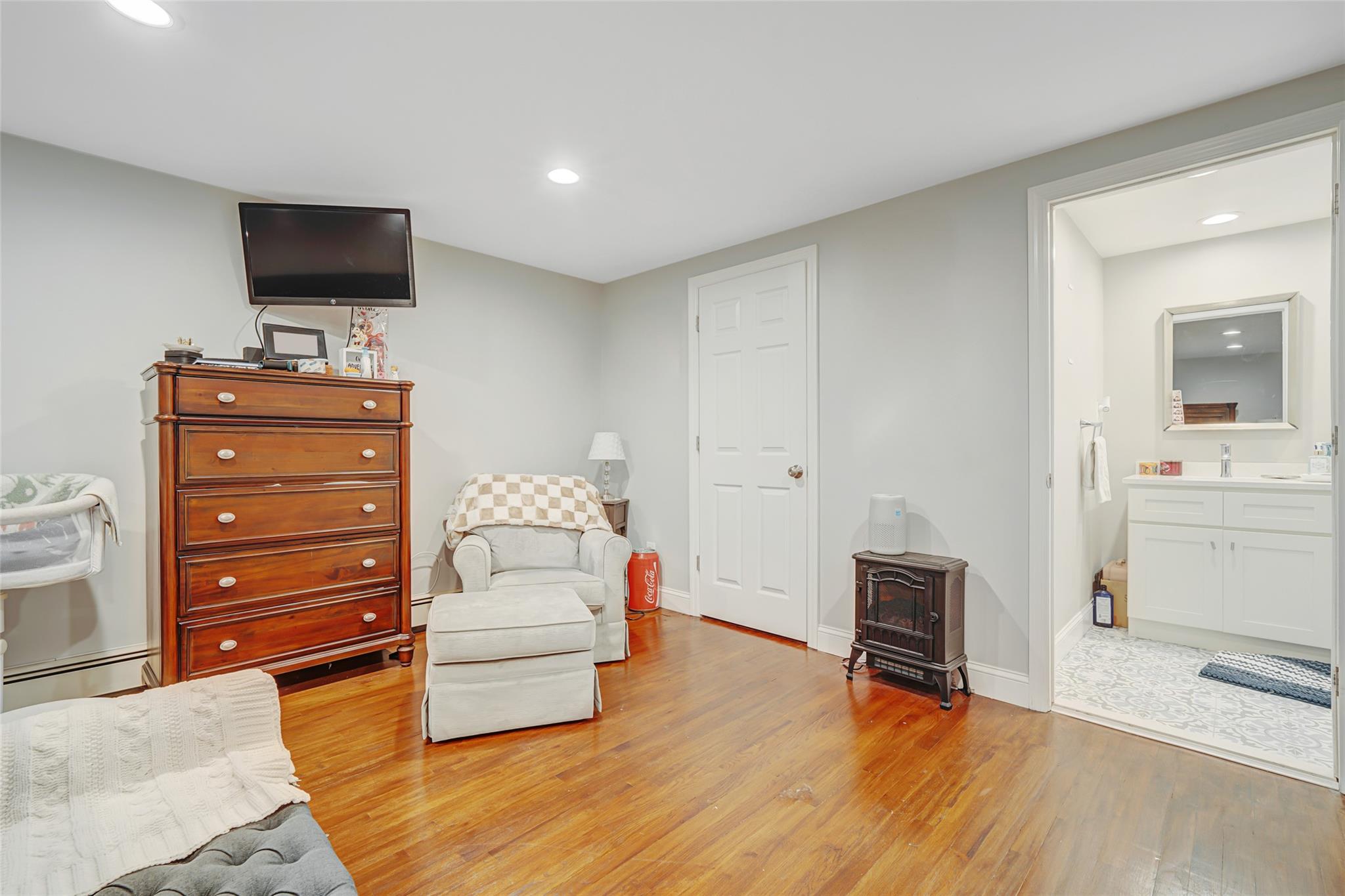 5 Fox Road, Middle Island, NY 11953