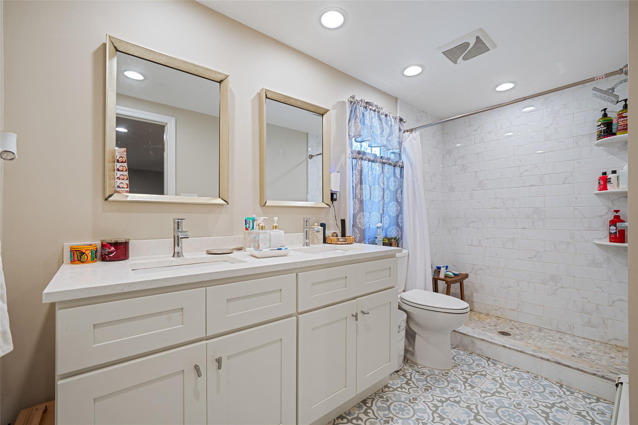 5 Fox Road, Middle Island, NY 11953