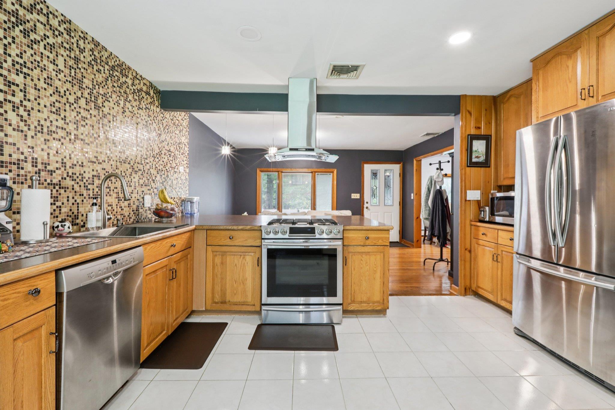 28 Nob Hill Road, New City, NY 10956