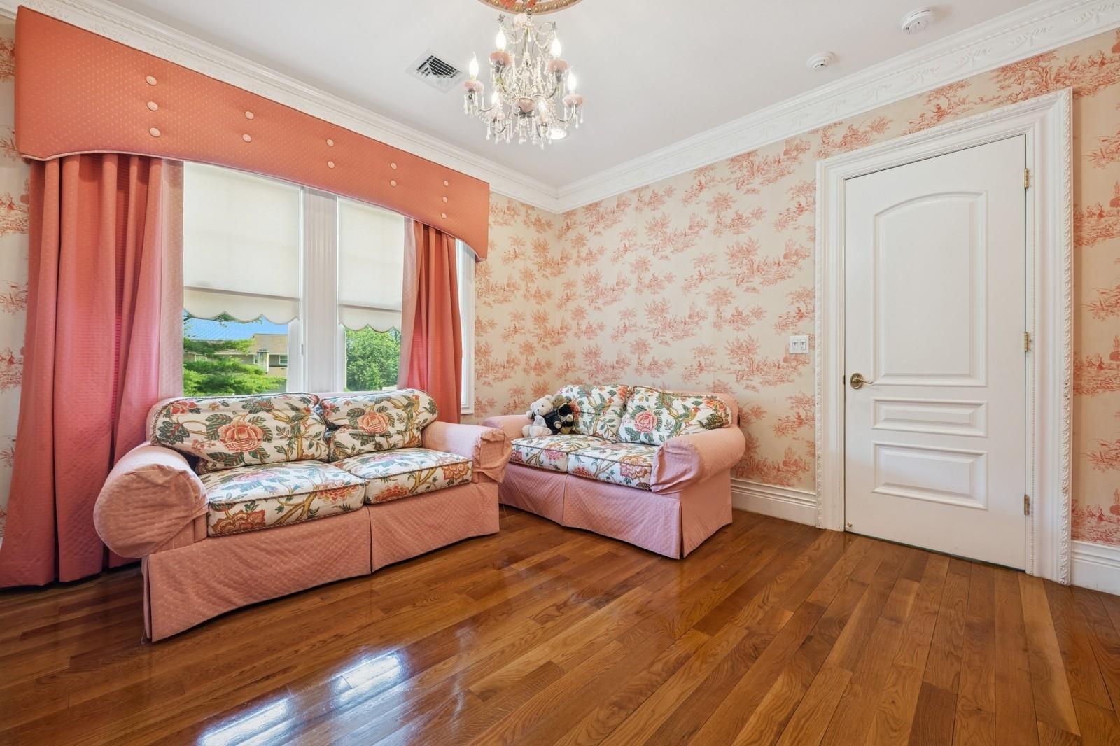 123 Lake Drive, Hewlett Harbor, NY 11557