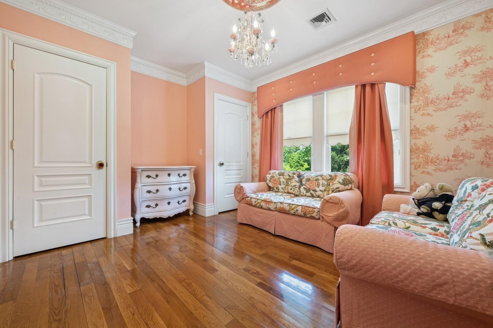 123 Lake Drive, Hewlett Harbor, NY 11557