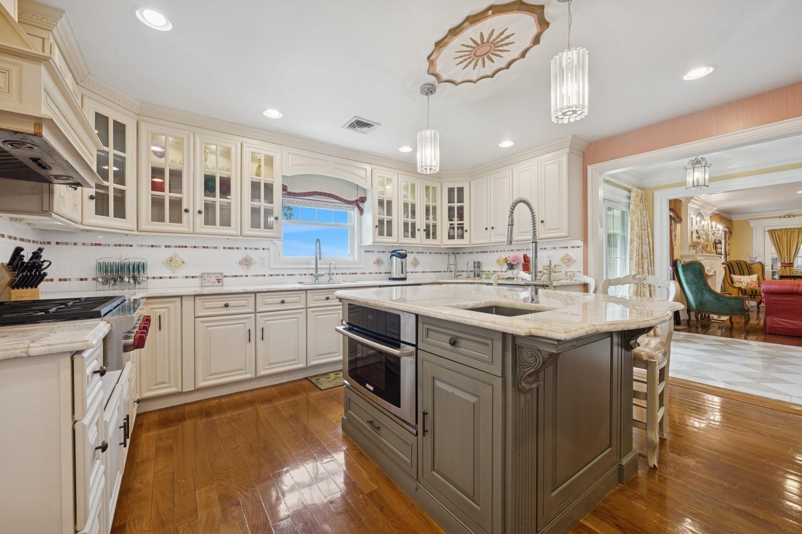 123 Lake Drive, Hewlett Harbor, NY 11557