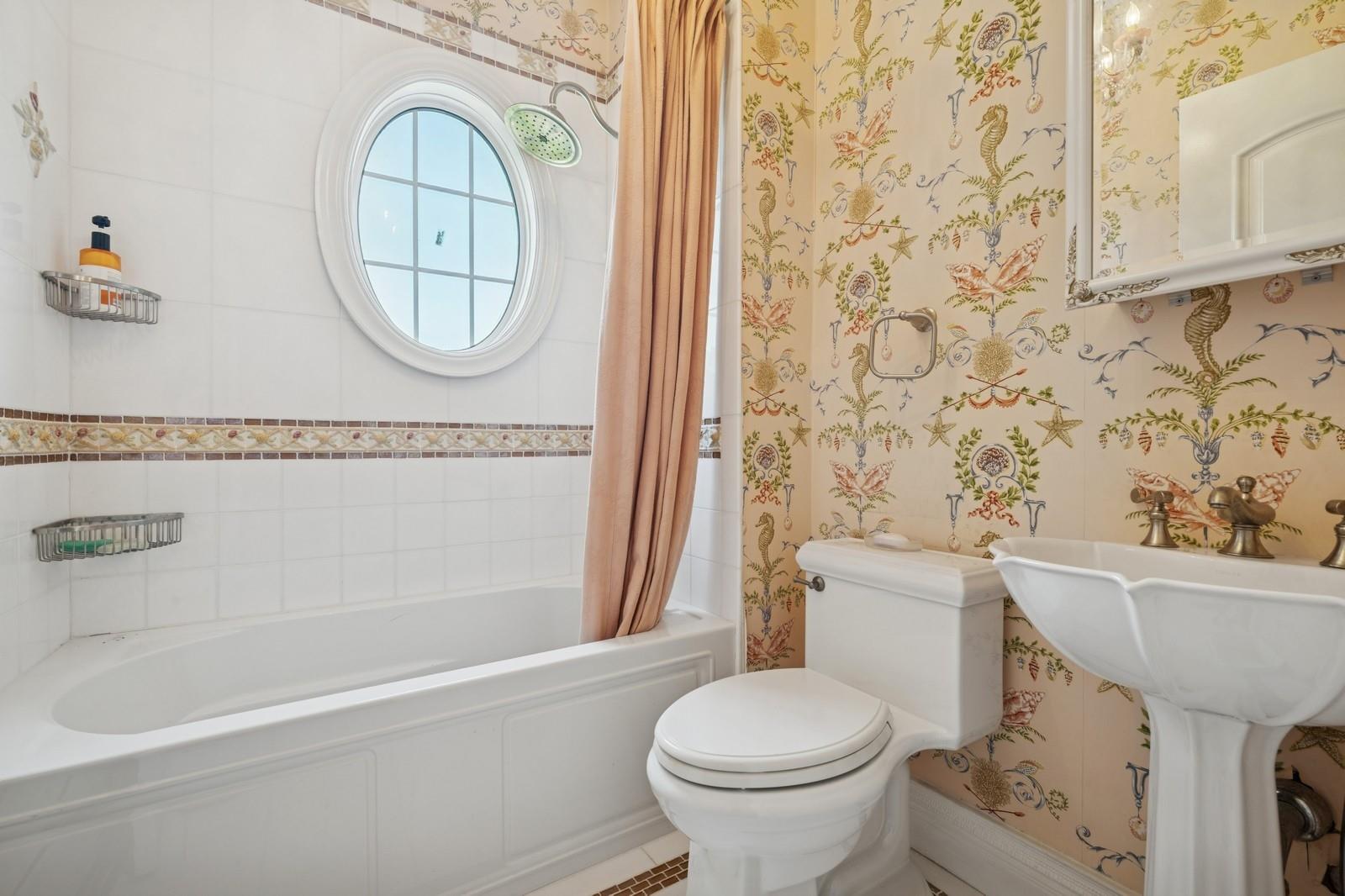 123 Lake Drive, Hewlett Harbor, NY 11557