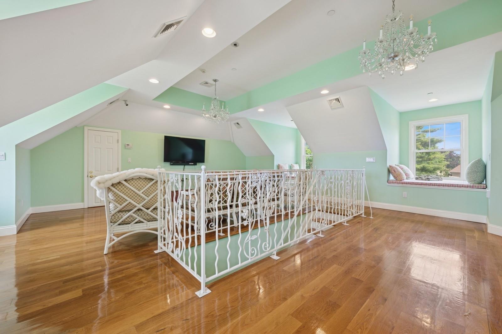 123 Lake Drive, Hewlett Harbor, NY 11557