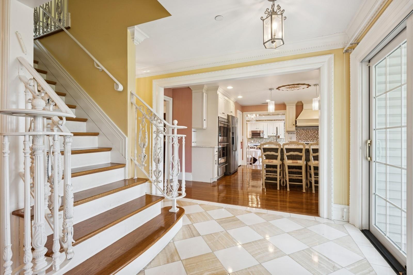 123 Lake Drive, Hewlett Harbor, NY 11557