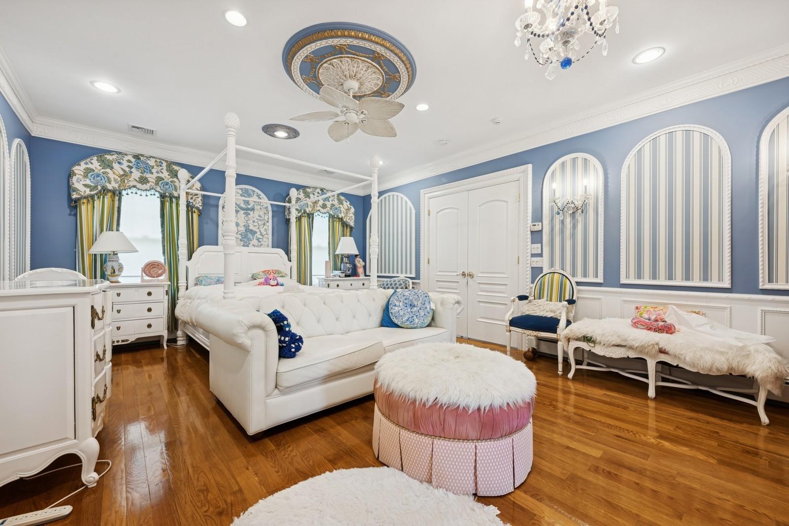 123 Lake Drive, Hewlett Harbor, NY 11557