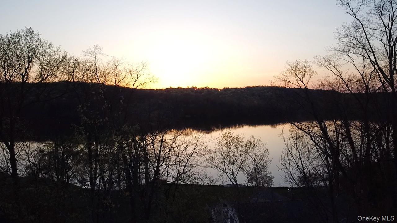 39 Shore Drive, Blooming Grove, NY 10914