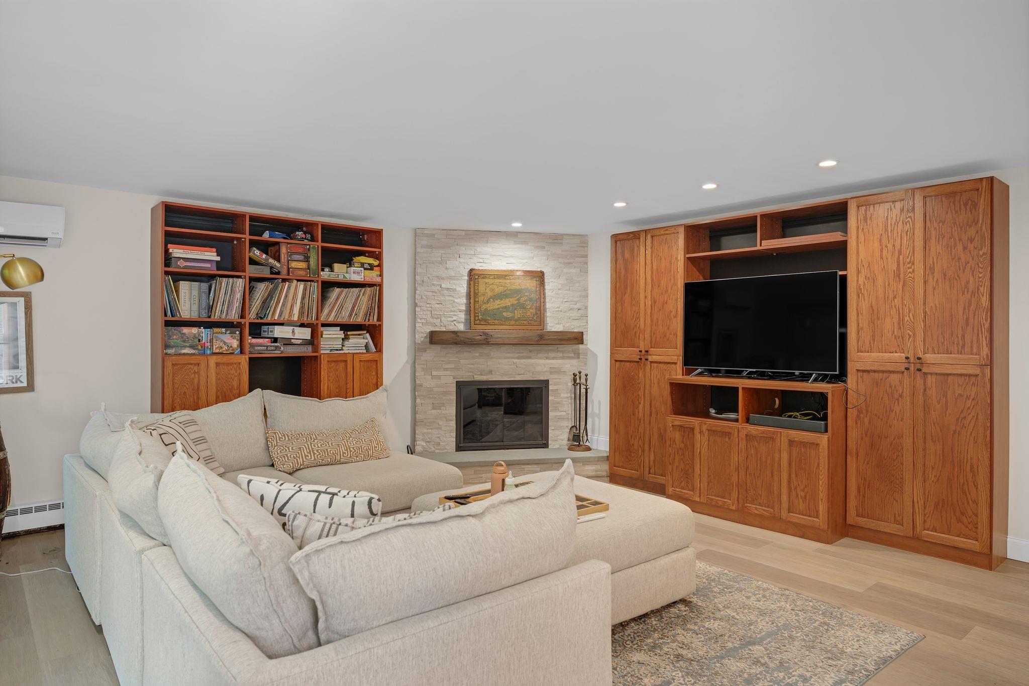 23 Whistler Hill Lane, Elwood, NY 11743