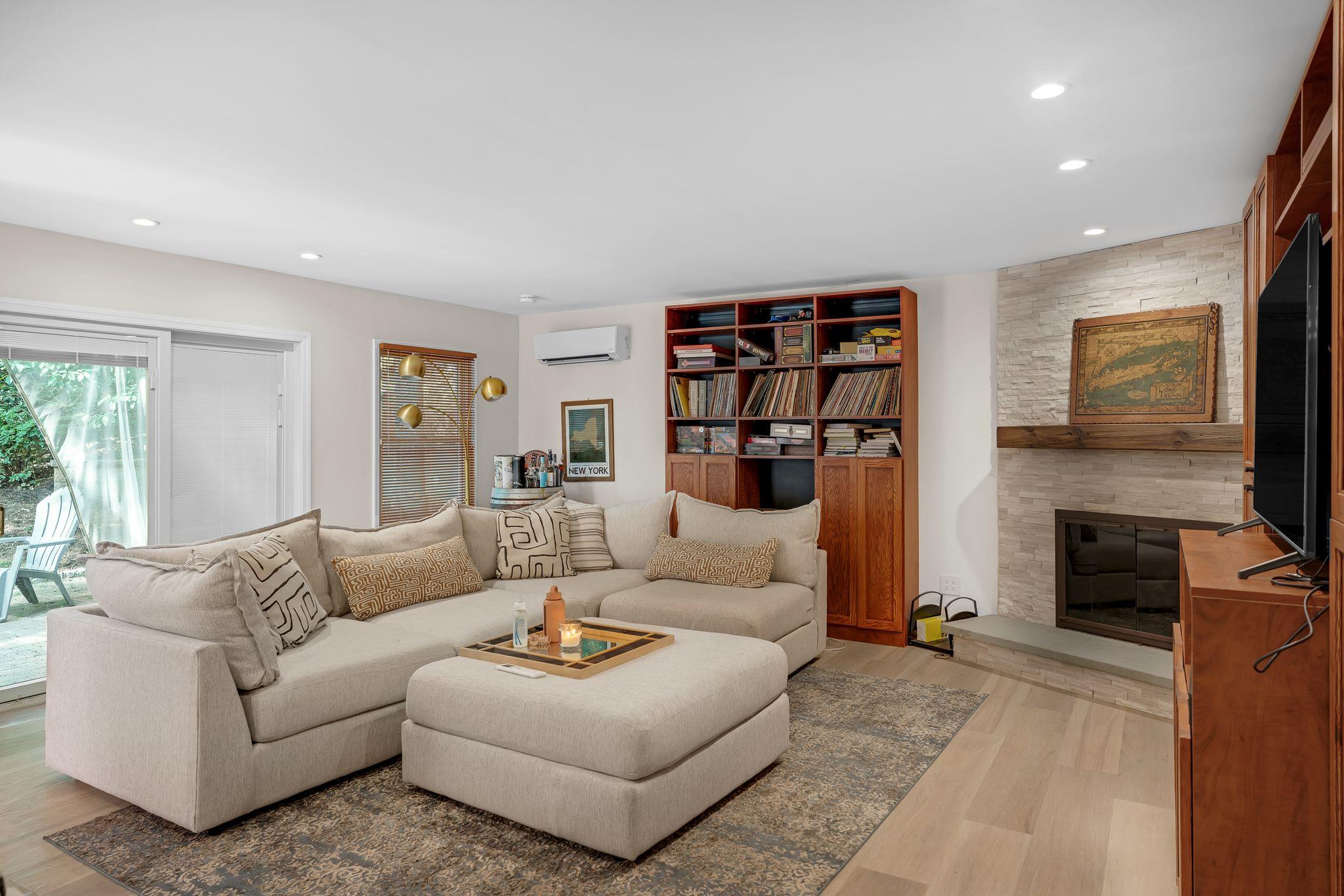 23 Whistler Hill Lane, Elwood, NY 11743