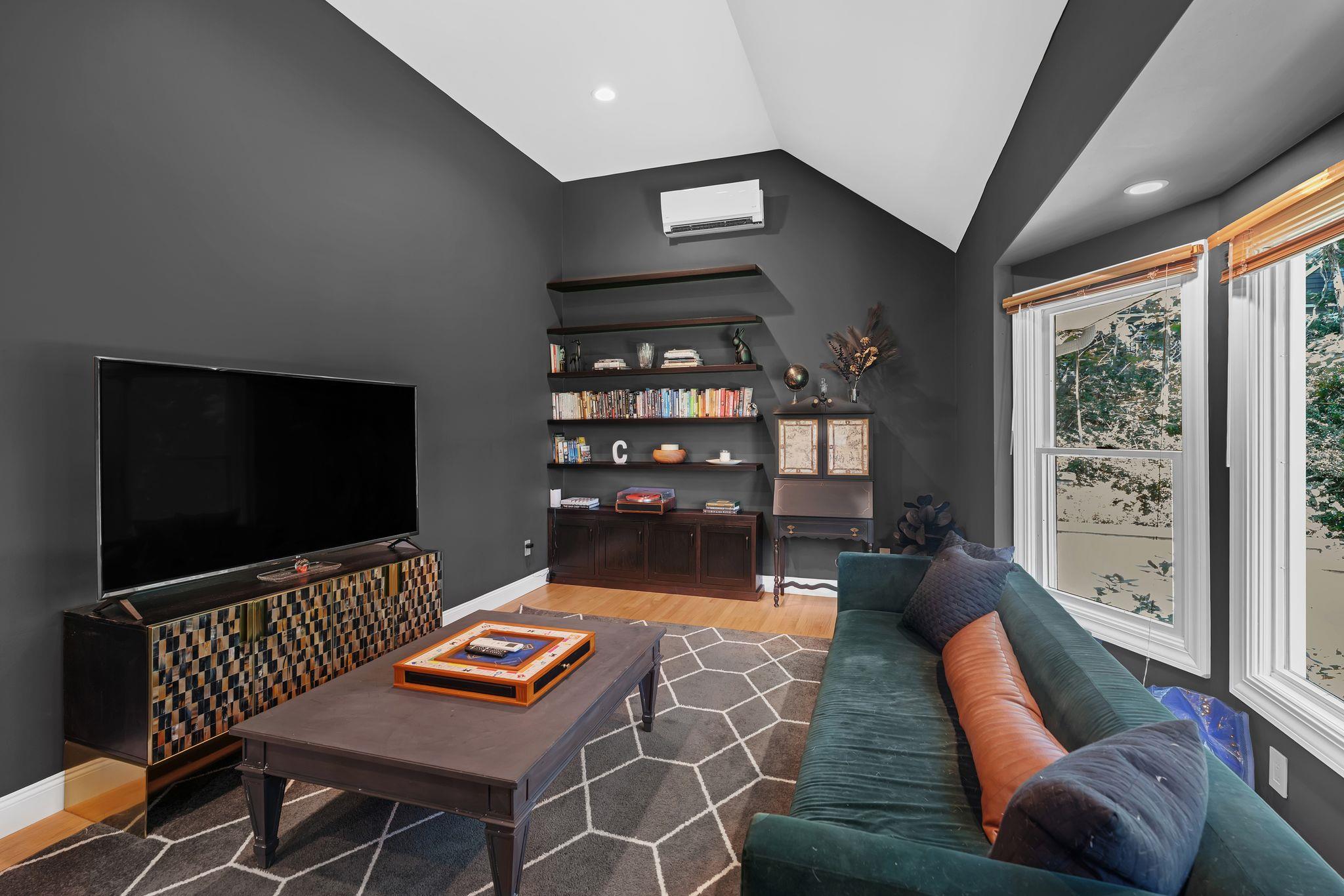 23 Whistler Hill Lane, Elwood, NY 11743