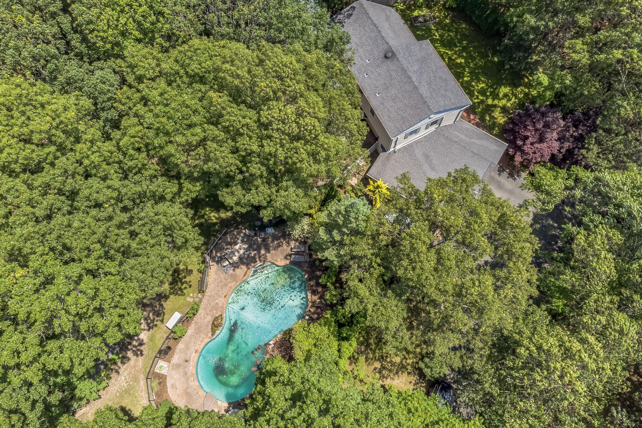 23 Whistler Hill Lane, Elwood, NY 11743