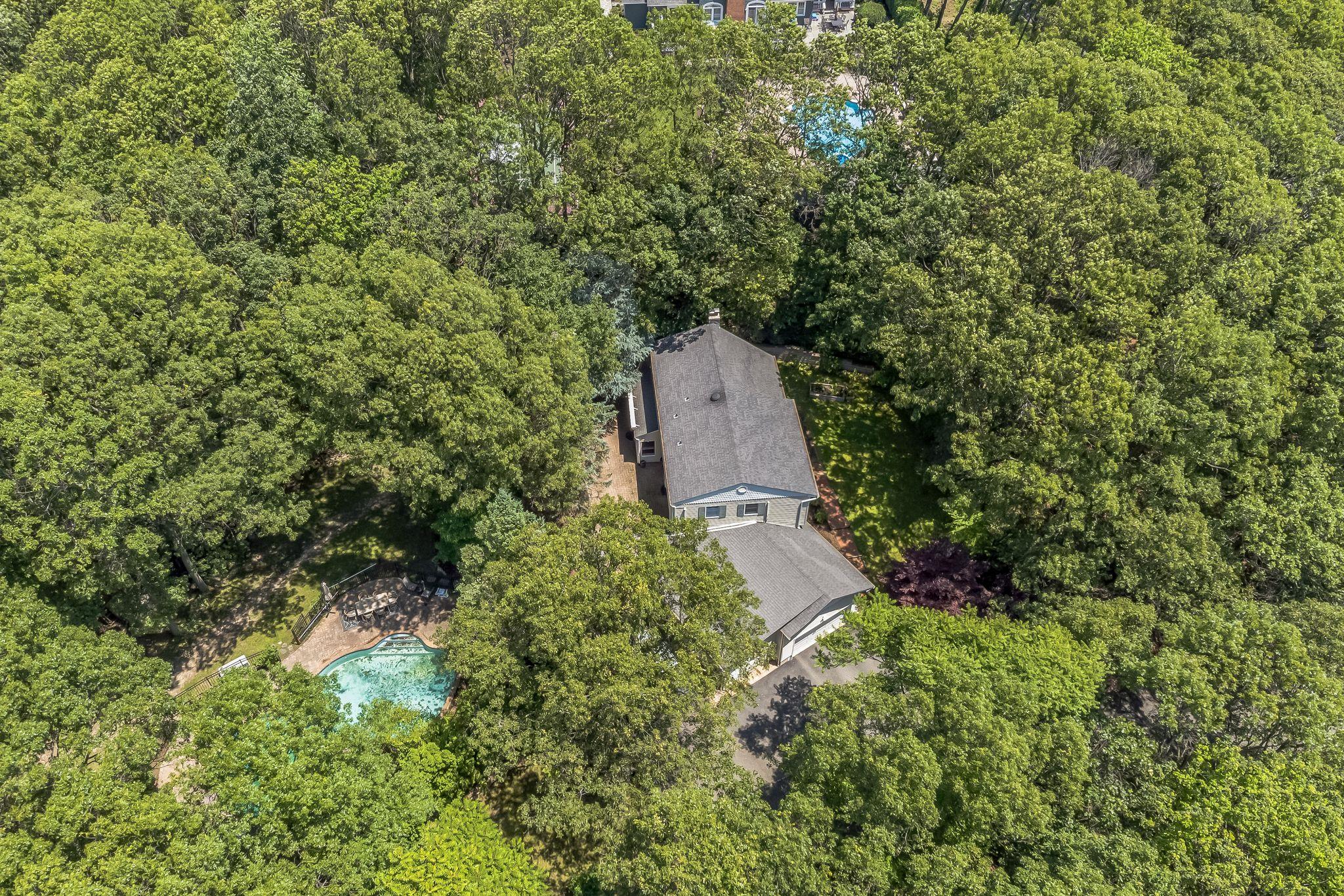 23 Whistler Hill Lane, Elwood, NY 11743