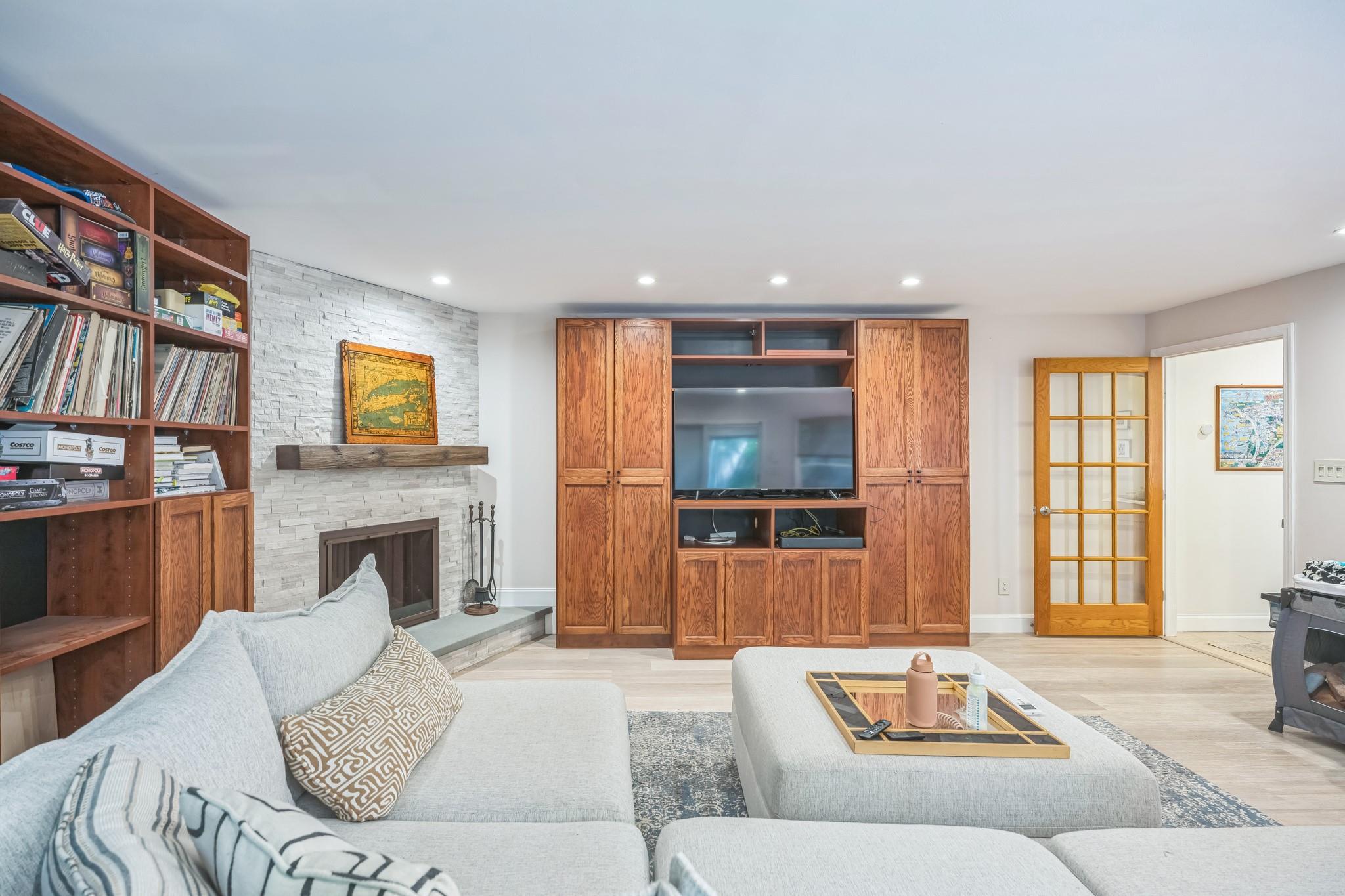 23 Whistler Hill Lane, Elwood, NY 11743