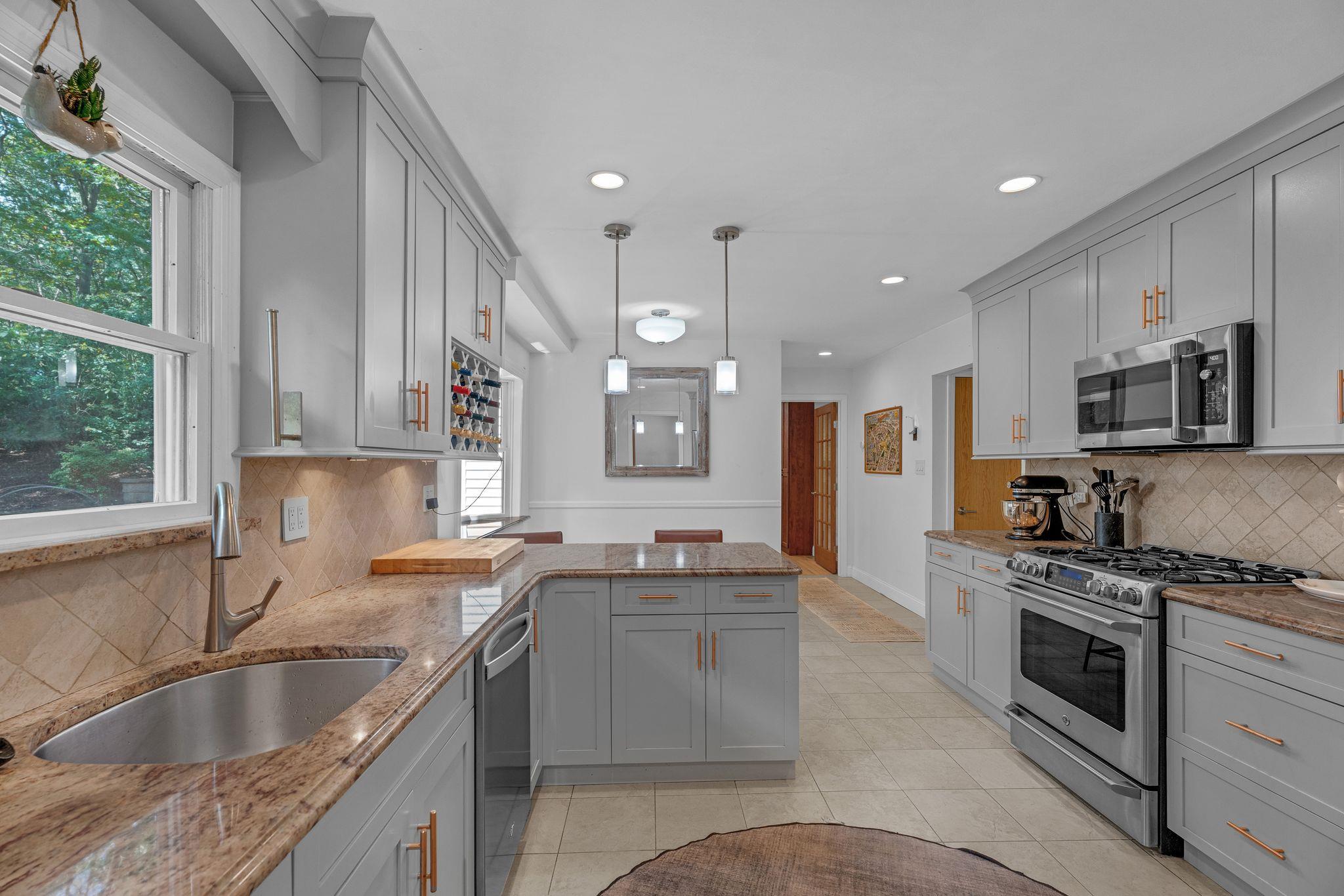 23 Whistler Hill Lane, Elwood, NY 11743