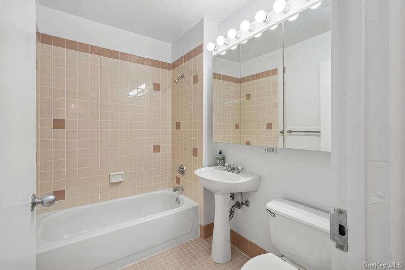 4-74 48th Avenue # 35L, Long Island City, NY 11109