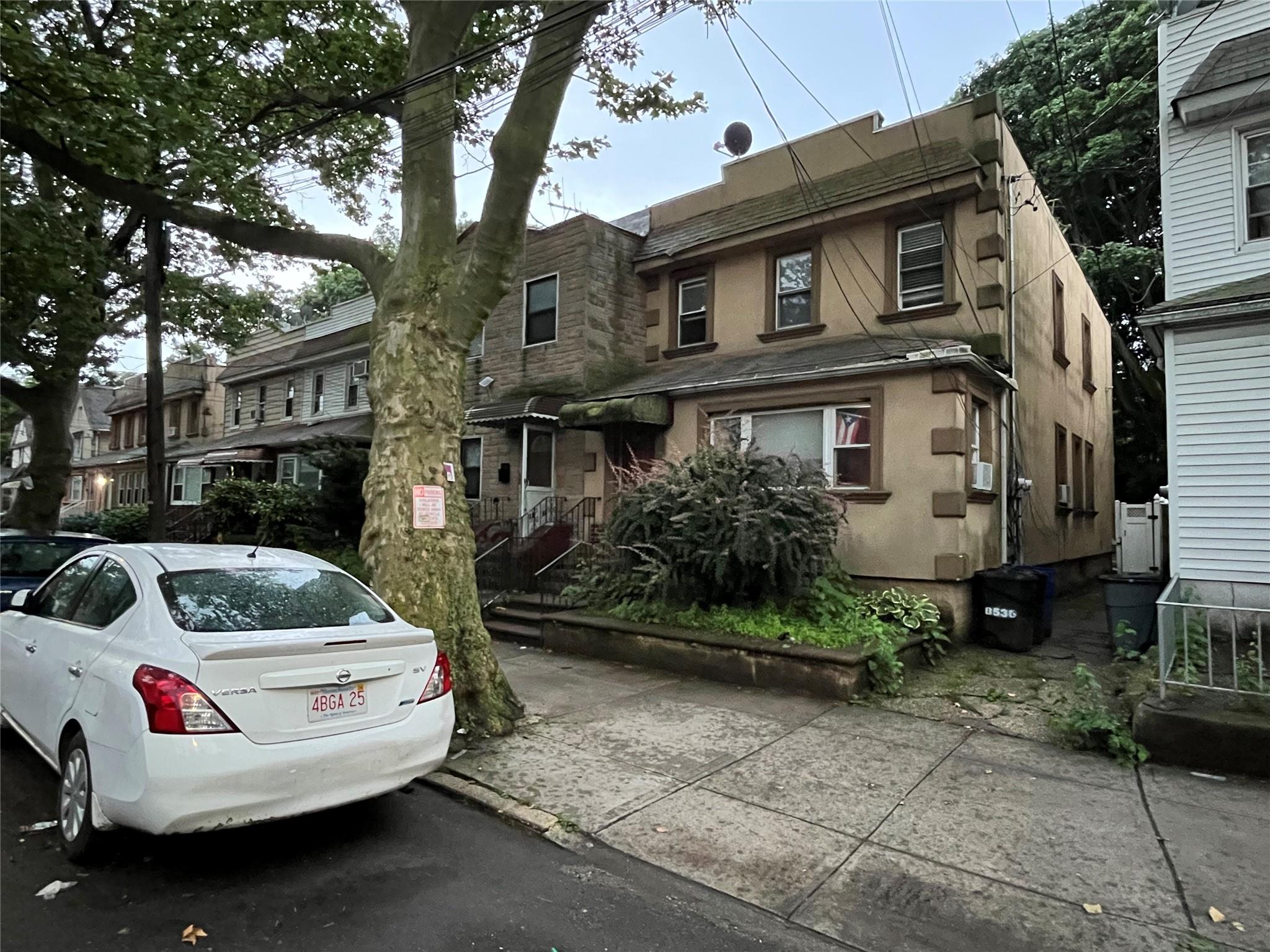 8530 101st Street, Richmond Hill, NY 11418