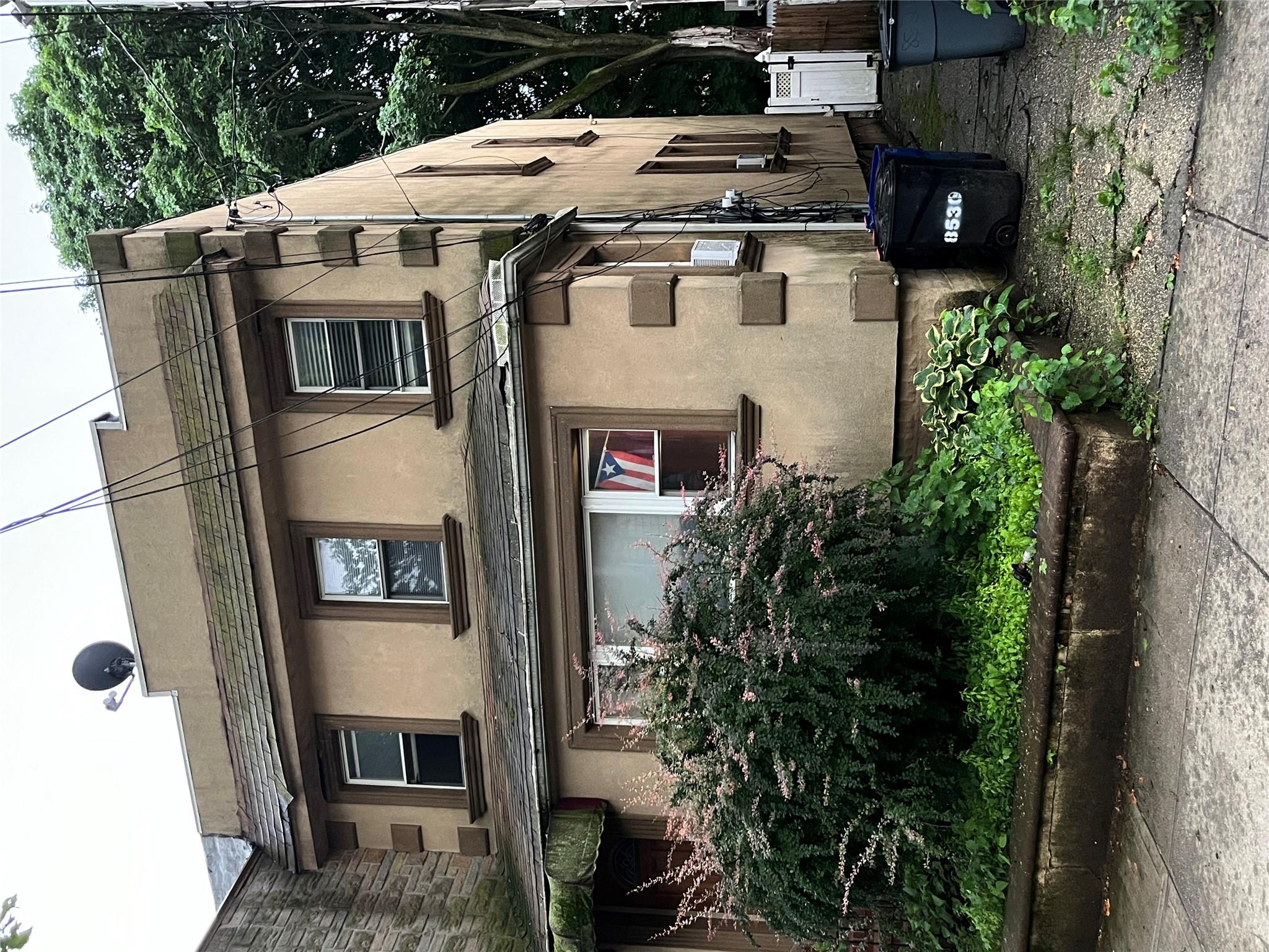 8530 101st Street, Richmond Hill, NY 11418