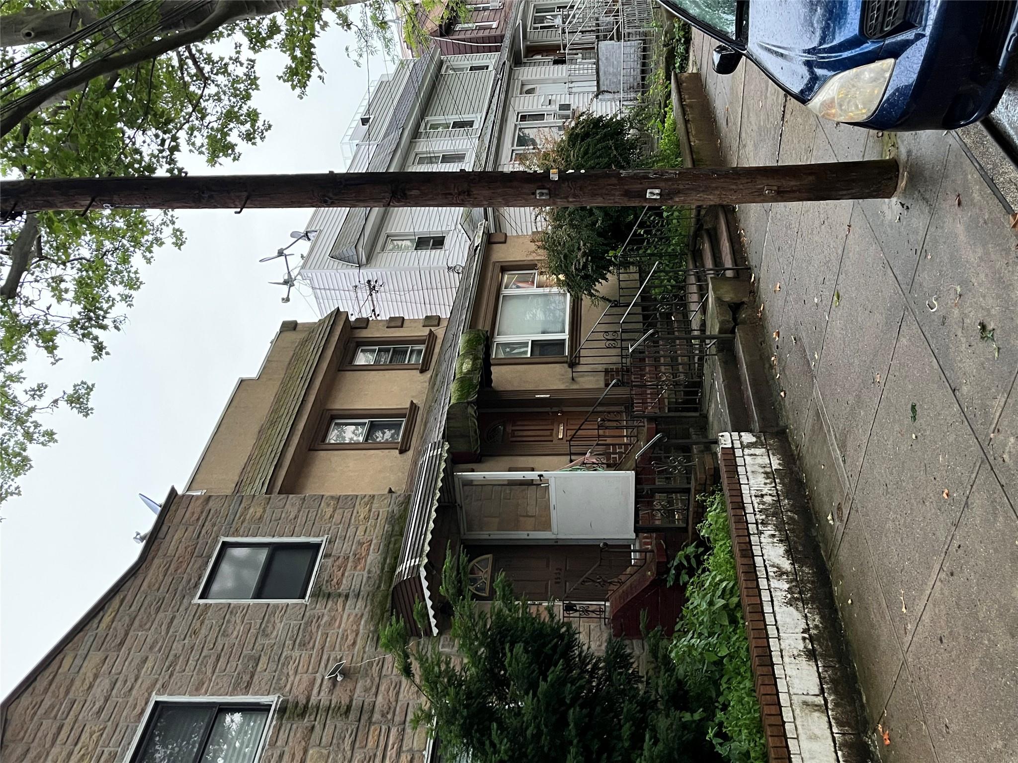 8530 101st Street, Richmond Hill, NY 11418