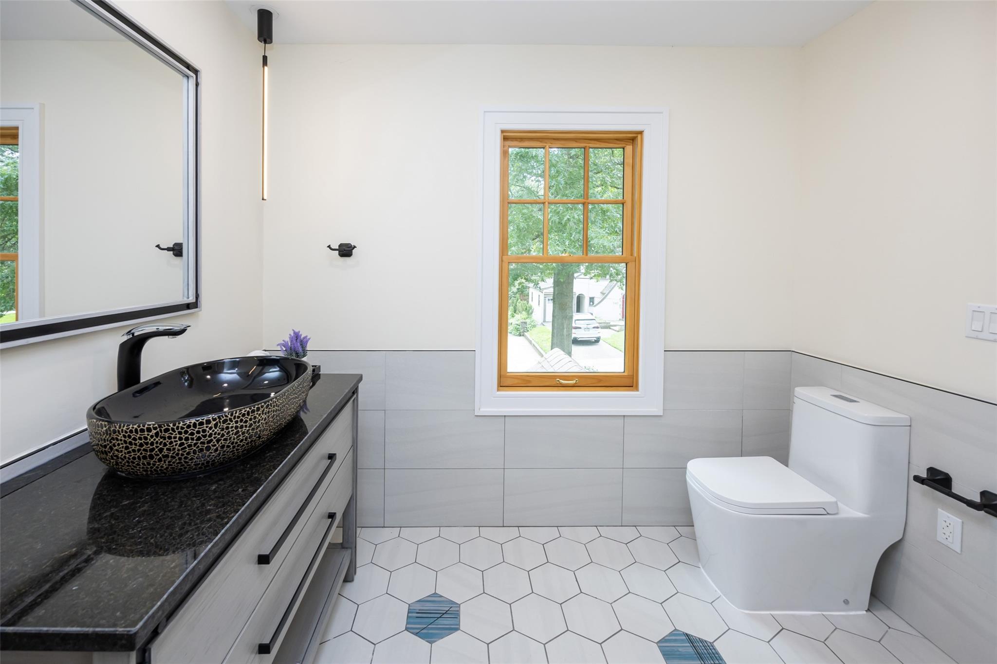 351 Hollywood Avenue, Douglaston, NY 11363