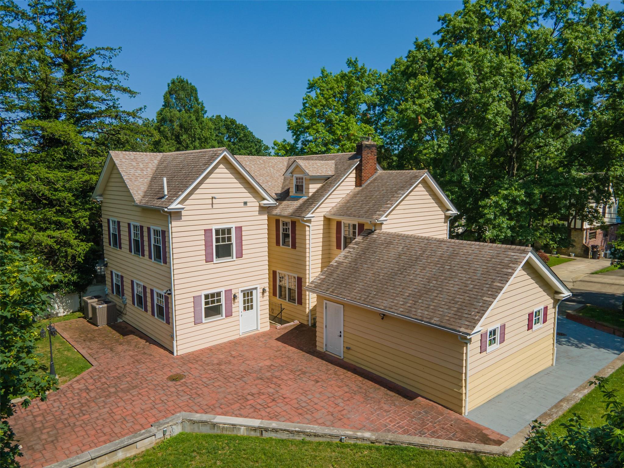 351 Hollywood Avenue, Douglaston, NY 11363