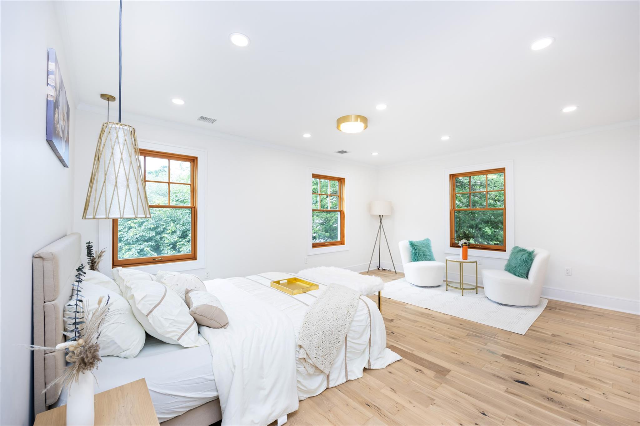 351 Hollywood Avenue, Douglaston, NY 11363