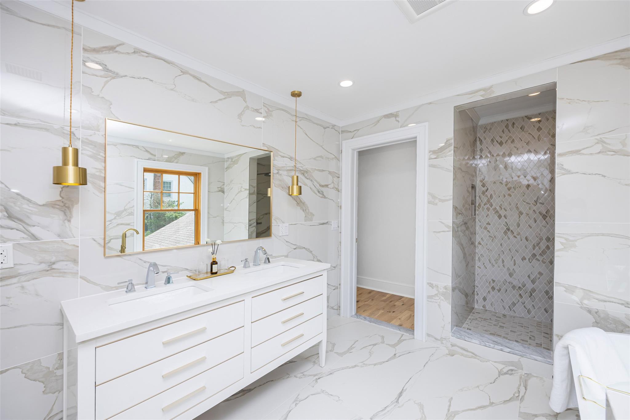 351 Hollywood Avenue, Douglaston, NY 11363