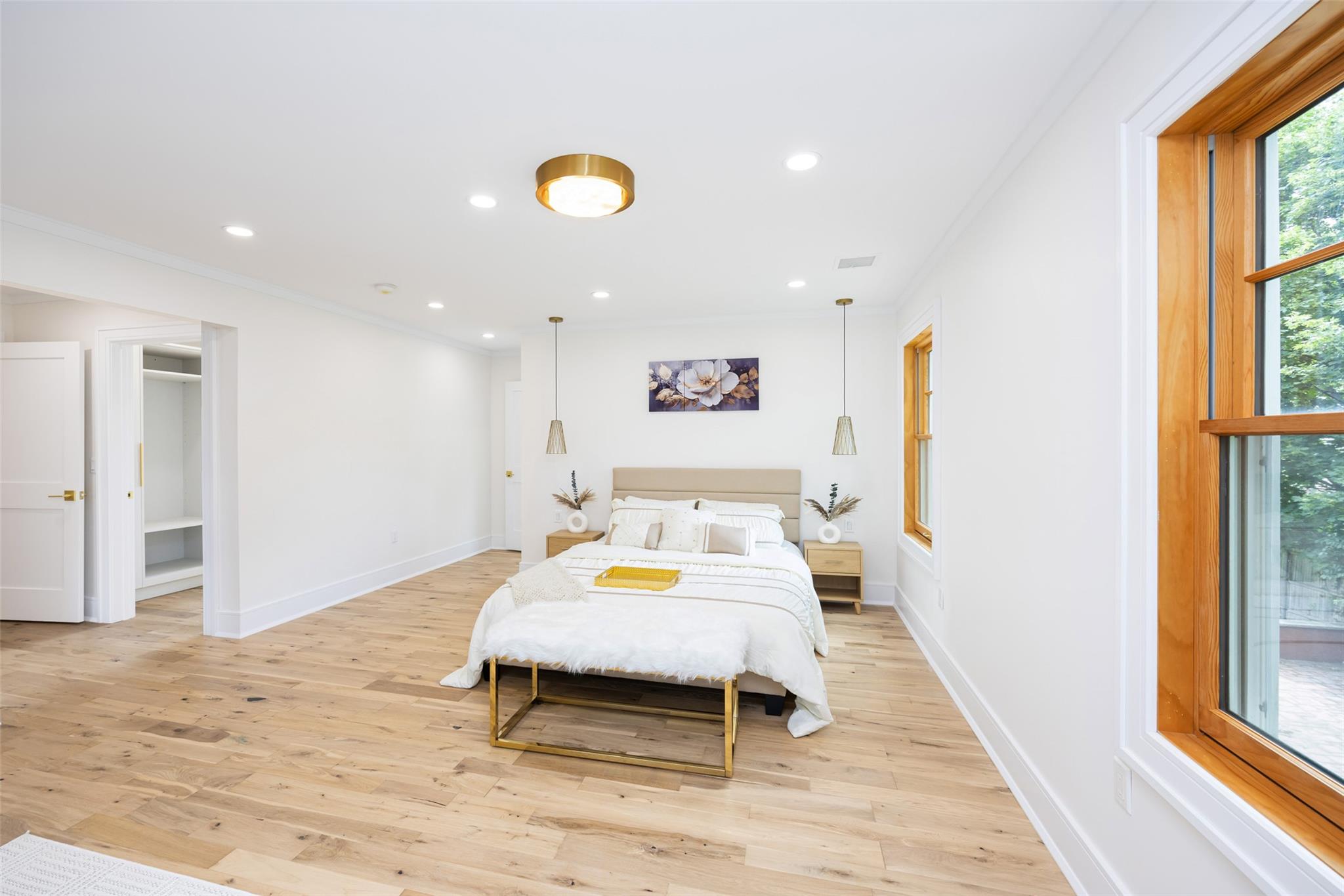 351 Hollywood Avenue, Douglaston, NY 11363