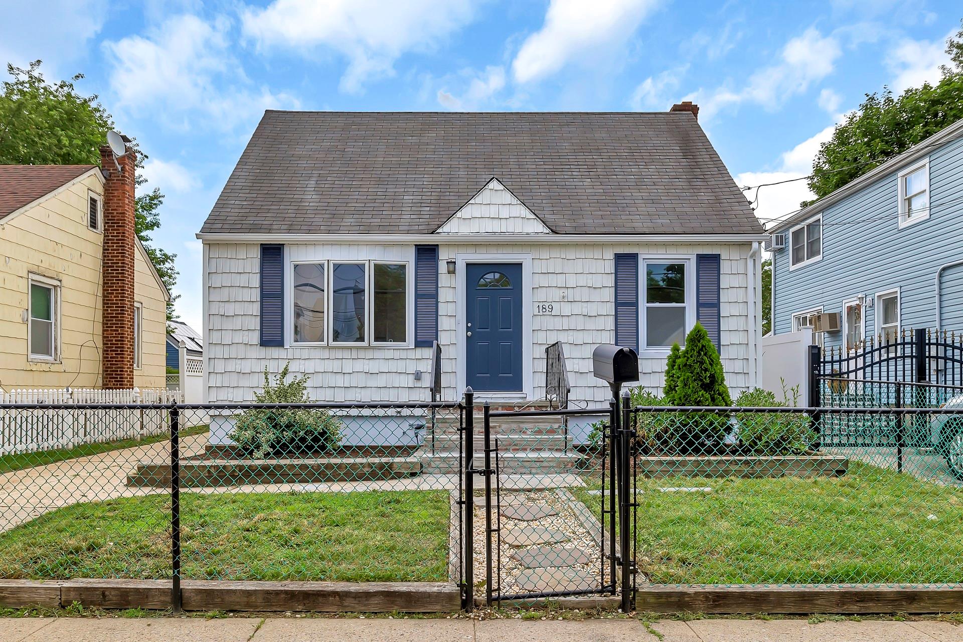 189 Jacob Street, Elmont, NY 11003