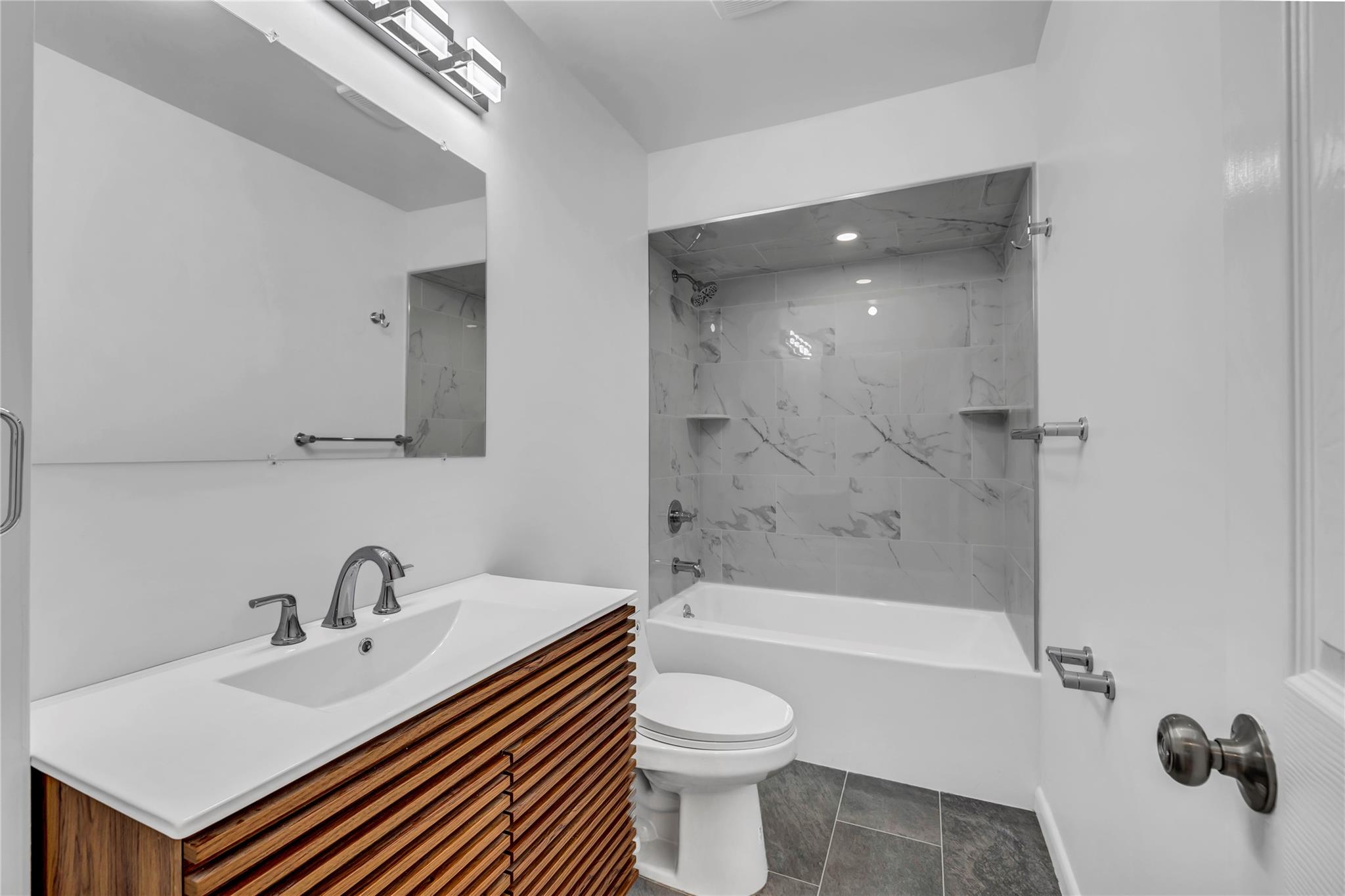 189 Jacob Street, Elmont, NY 11003