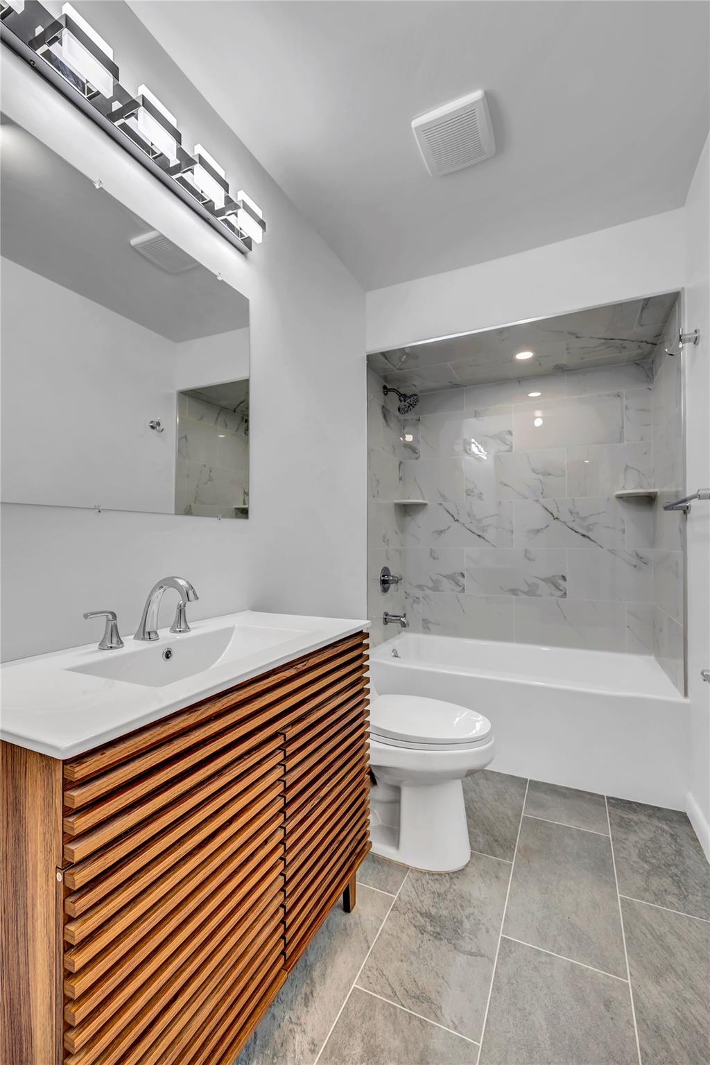 189 Jacob Street, Elmont, NY 11003